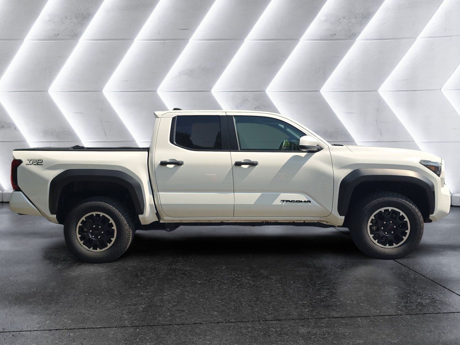 Used 2025 Toyota Tacoma TRD Off-Road AWD/4WD image 6