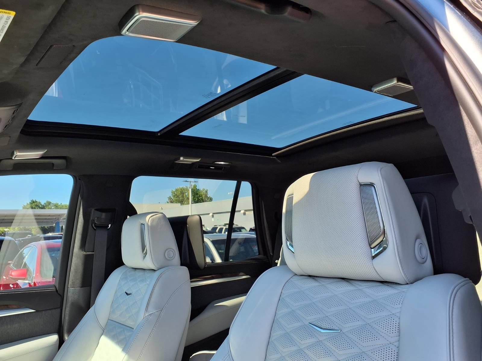 Certified 2026 Cadillac Escalade Platinum Sport w/ LPO, ONYX Package AWD/4WD image 18