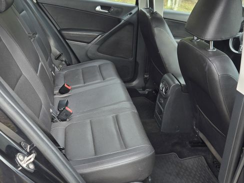 Used 2017 Volkswagen Tiguan S image 20