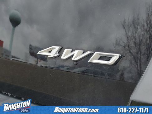 Certified 2022 Ford Explorer XLT w/ Equipment Group 202A image 6