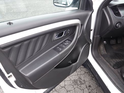 Used 2017 Ford Taurus SEL w/ Equipment Group 201A image 10