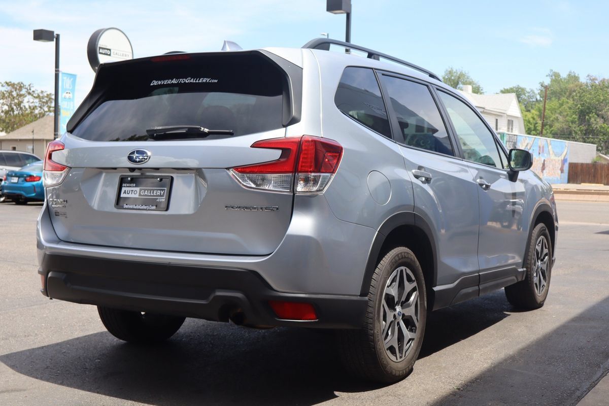 Used 2021 Subaru Forester Premium AWD/4WD image 5