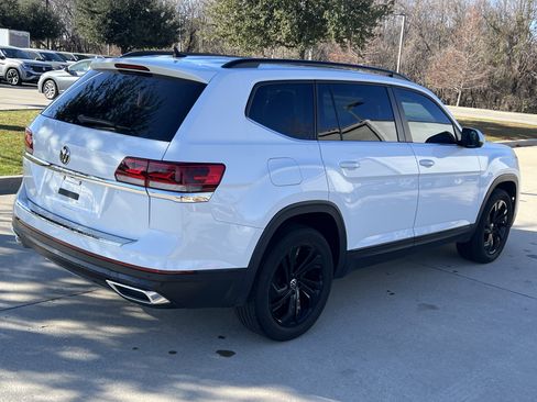 Certified 2023 Volkswagen Atlas SE w/ Panoramic Sunroof Package image 10