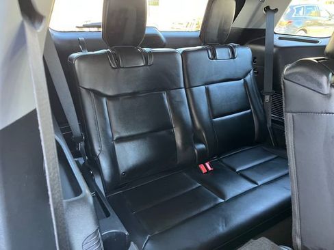 Used 2024 Ford Explorer XLT w/ Equipment Group 202A image 26