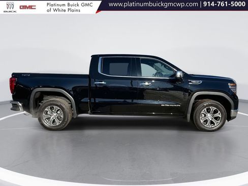 Used 2024 GMC Sierra 1500 SLT image 2