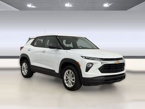 Used 2025 Chevrolet TrailBlazer LS w/ LS Convenience Package AWD/4WD image 7