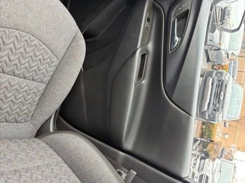 Used 2023 Chevrolet Equinox LT image 25