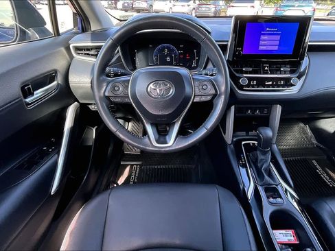 Used 2024 Toyota Corolla Cross XLE w/ Convenience Package AWD/4WD image 5