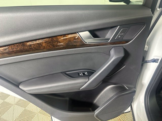 Used 2020 Audi Q5 2.0T Premium Plus AWD/4WD image 19
