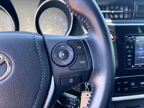 Used 2018 Toyota Corolla iM FWD image 25