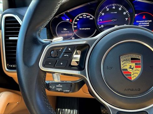 Used 2022 Porsche Cayenne AWD/4WD image 11