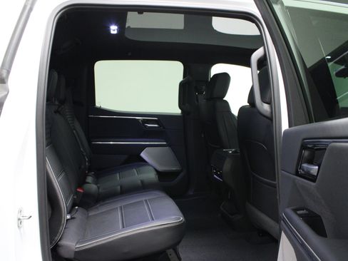 Used 2025 GMC Sierra EV Denali AWD/4WD image 15