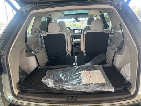 New 2026 Volkswagen Atlas SE image 28