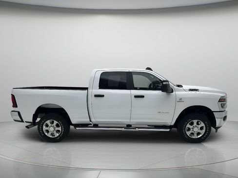 Used 2025 RAM 2500 Big Horn AWD/4WD image 4