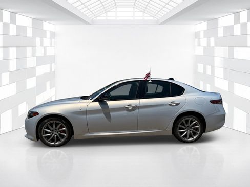 Used 2024 Alfa Romeo Giulia Ti w/ Active Assist Plus Package AWD/4WD image 4