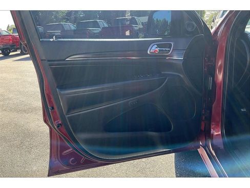 Used 2019 Jeep Grand Cherokee Limited X image 23