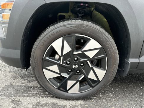 Used 2025 Hyundai Kona SEL image 11