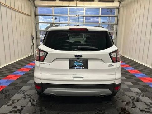 Used 2018 Ford Escape SE AWD/4WD image 4