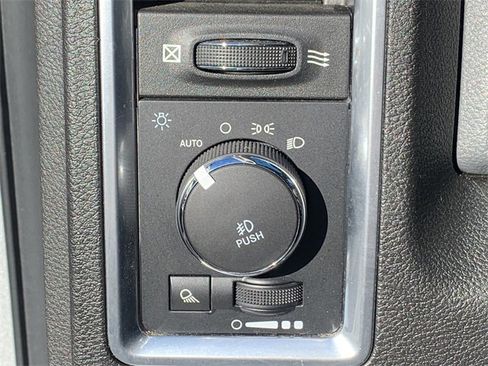 Certified 2018 RAM 1500 Big Horn image 32