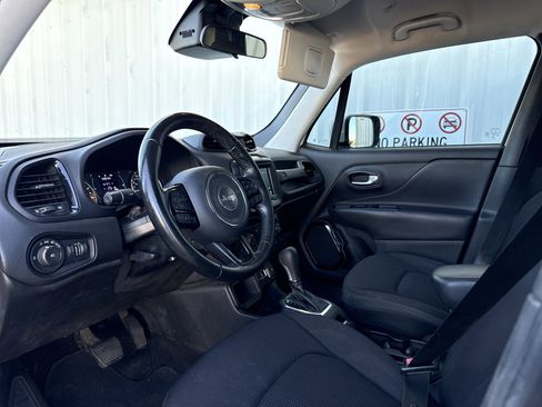 Used 2018 Jeep Renegade Altitude image 18