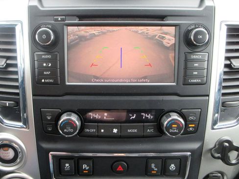 Used 2019 Nissan Titan PRO-4X w/ Pro-4x Convenience Package image 16