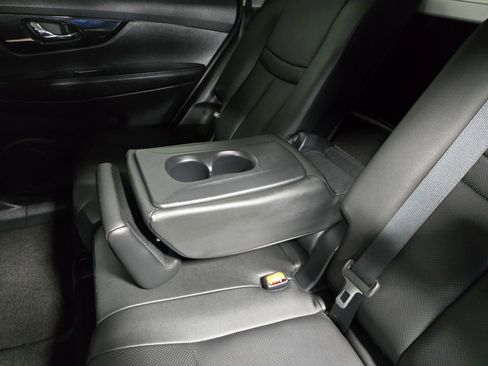 Used 2020 Nissan Rogue SL image 31