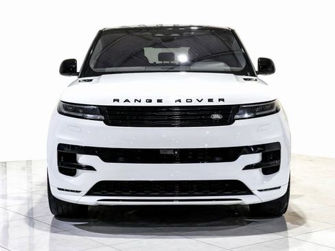 Used 2023 Land Rover Range Rover Sport SE Dynamic image 2