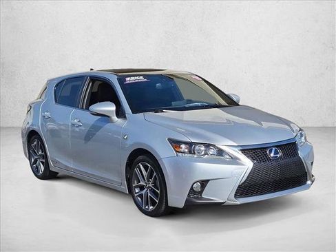 Used 2015 Lexus CT 200h w/ Navigation Package FWD image 3