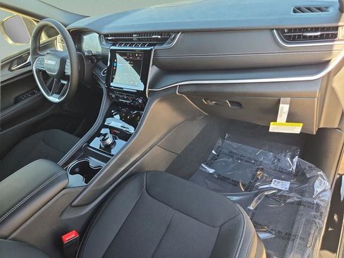 New 2025 Jeep Grand Cherokee L Laredo w/ Luxury Tech Group I RWD image 30