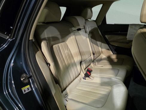 Used 2018 Audi Q5 Prestige w/ Prestige Package image 26