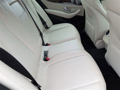 Used 2019 Mercedes-Benz E 300 image 22