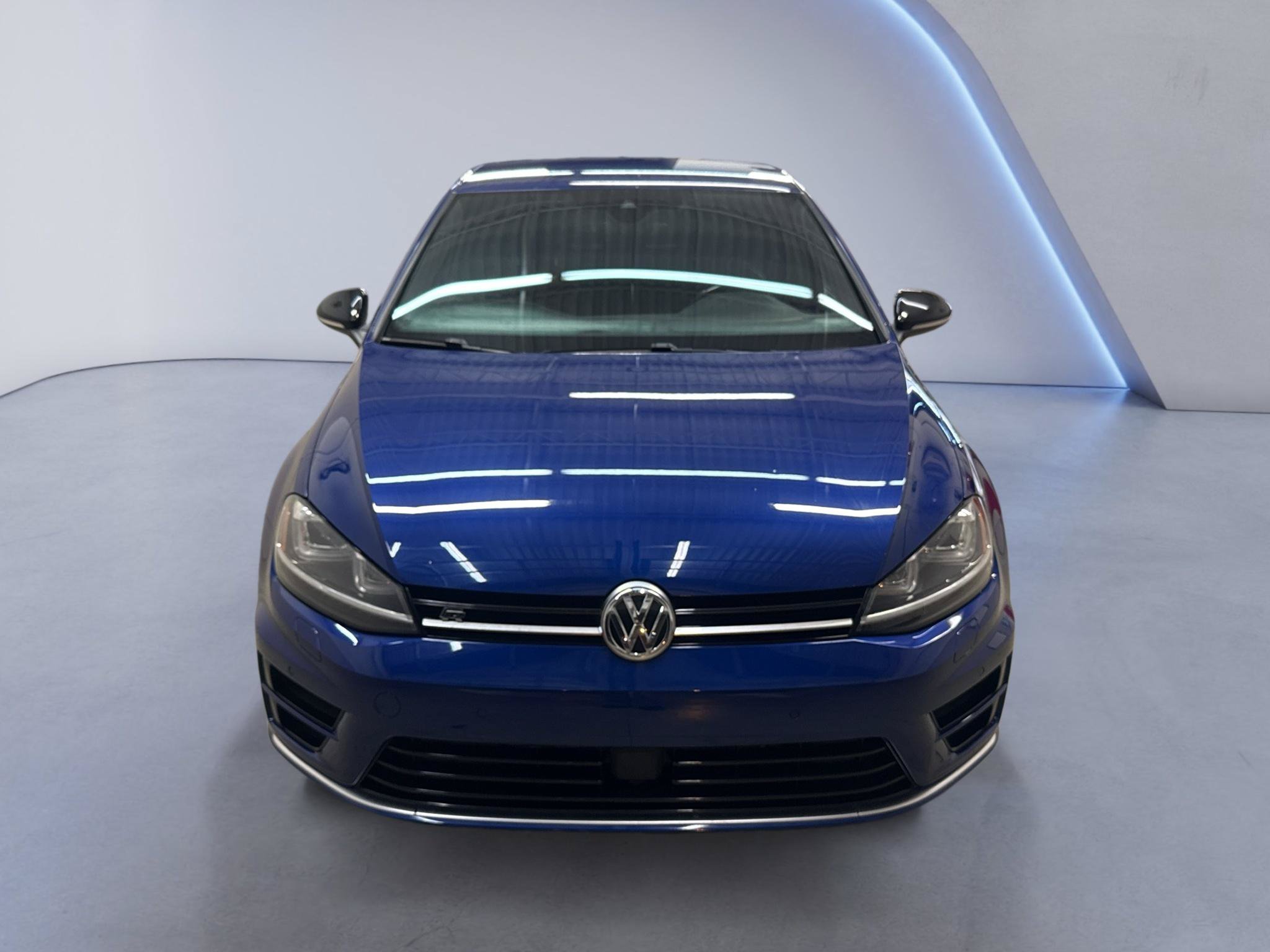 Used 2017 Volkswagen Golf R 4-Door AWD/4WD image 2