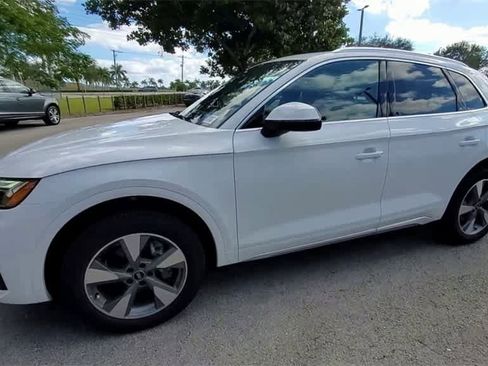 Certified 2023 Audi Q5 Premium w/ Convenience Package image 4