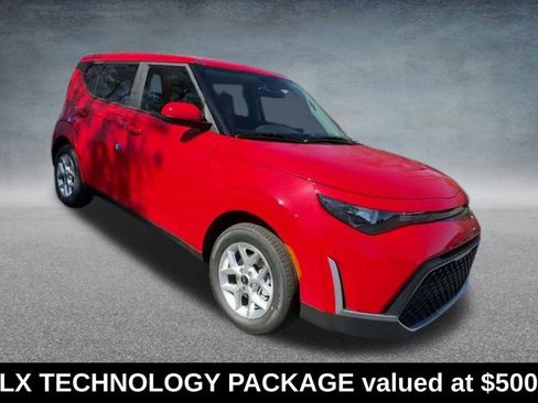 Used 2023 Kia Soul LX w/ LX Technology Package image 2