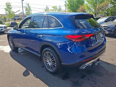 Used 2023 Mercedes-Benz GLC 300 4MATIC image 4