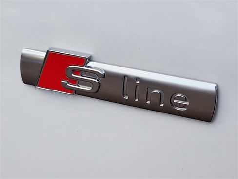 Used 2025 Audi Q3 2.0T Premium Plus w/ Premium Plus Package image 11