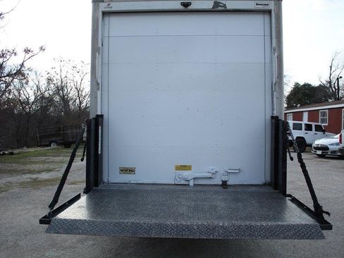 Used 2019 Chevrolet Express 3500 w/ Power Convenience Package image 9