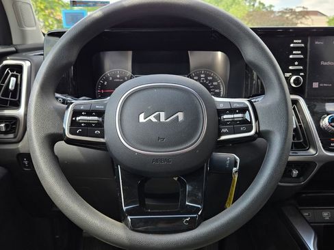 Used 2023 Kia Sorento LX AWD/4WD image 14