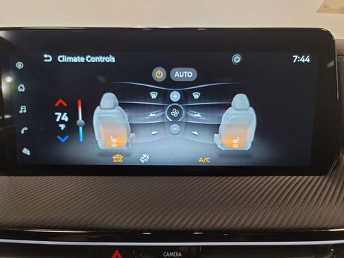 New 2025 Nissan Kicks SR w/ SR Premium Package image 19