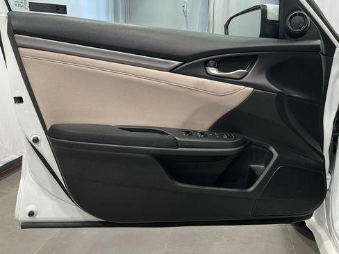 Used 2018 Honda Civic EX image 12