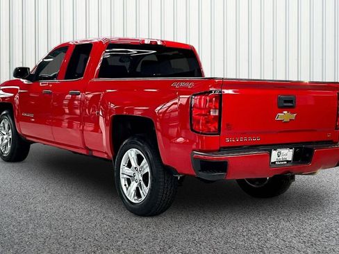 Used 2017 Chevrolet Silverado 1500 Custom w/ Custom Convenience Package image 4