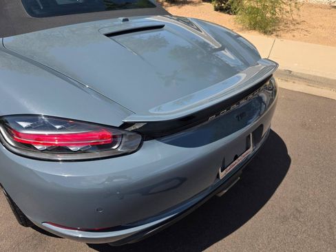 Used 2017 Porsche 718 Boxster RWD image 22