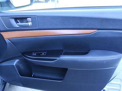 Used 2014 Subaru Outback 2.5i Limited image 22