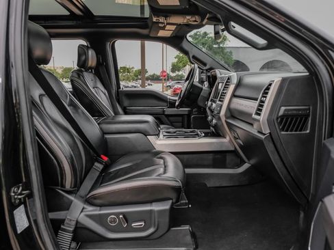 Used 2020 Ford F250 Platinum w/ Tremor Off-Road Package AWD/4WD image 31