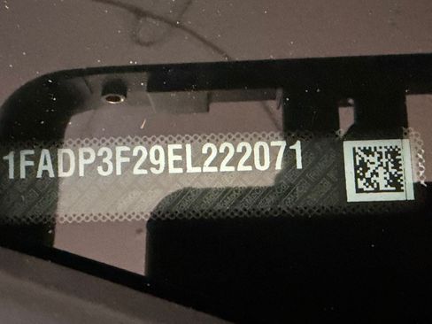 Used 2014 Ford Focus SE FWD image 28