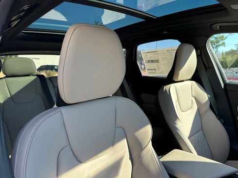 New 2026 Volvo XC60 B5 Plus w/ Protection Package Premier image 9