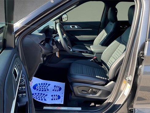 New 2025 Ford Explorer ST-Line w/ Premium Package image 9