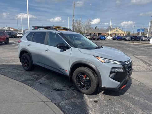 Used 2025 Nissan Rogue SV w/ Rock Creek Premium Package AWD/4WD image 7