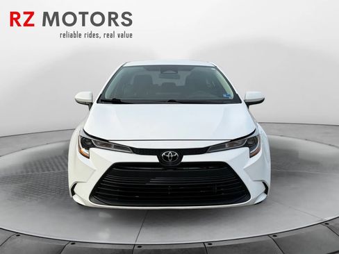 Used 2023 Toyota Corolla LE FWD image 8