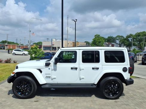 Used 2023 Jeep Wrangler Unlimited Sahara w/ Cold Weather Group AWD/4WD image 5